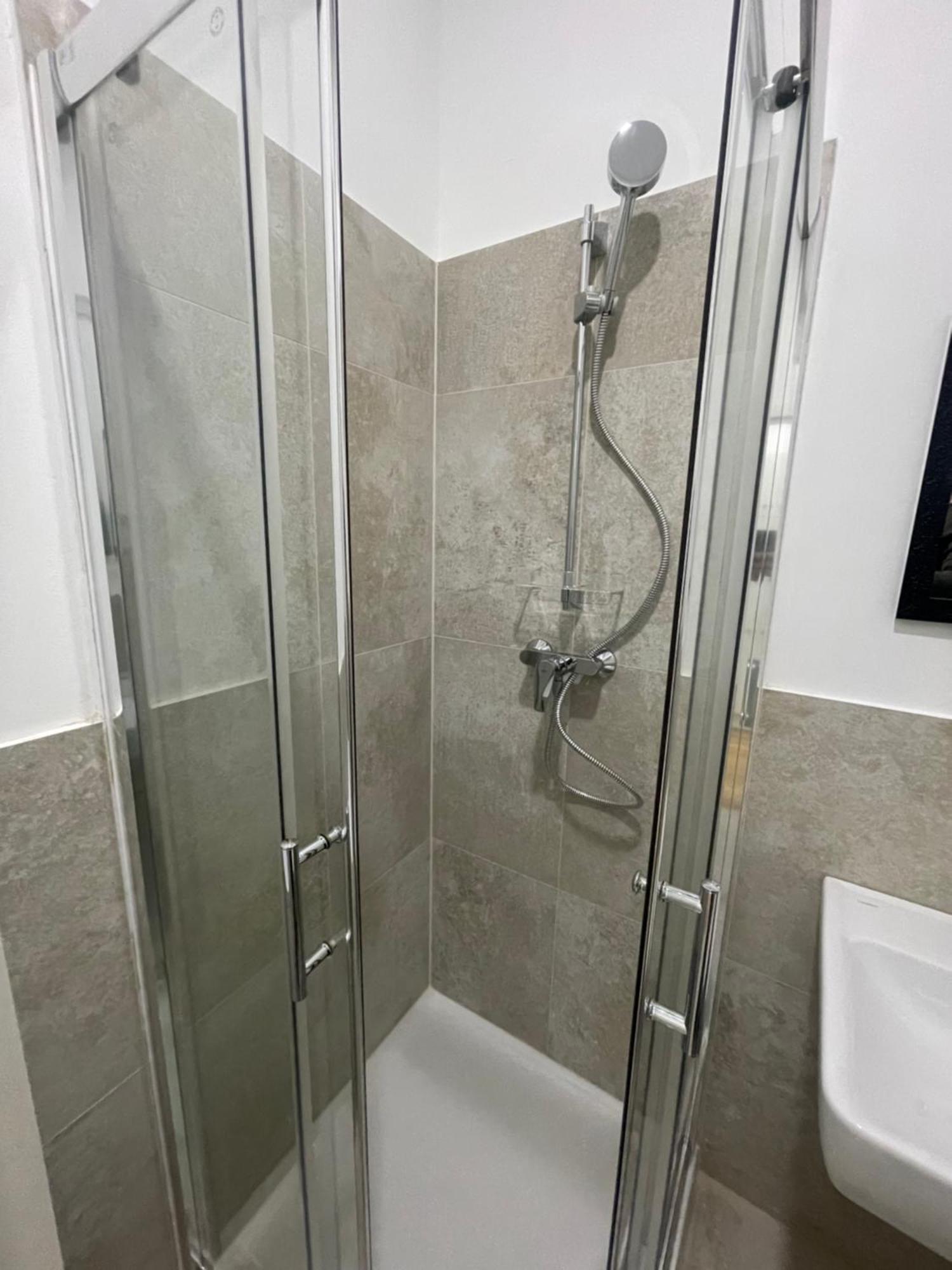 New Apartment With Balcony 11 Wien Ngoại thất bức ảnh